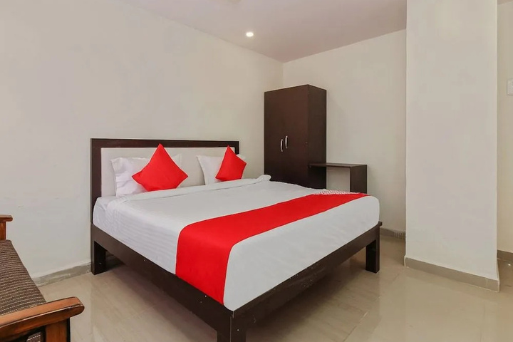 Room 4 of 15
