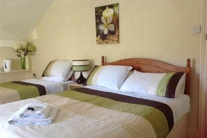 Room 4 of 15