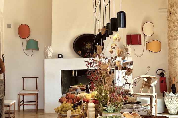 Breakfast/Coffee Service 100 of 143