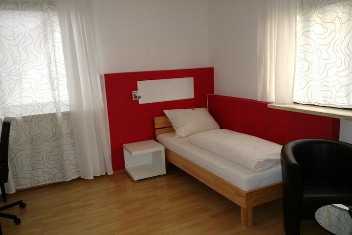 Room 2 of 26