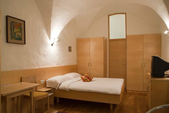 Room 6 of 54