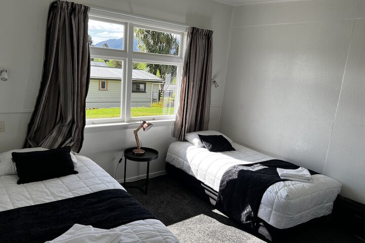 Room 10 of 26