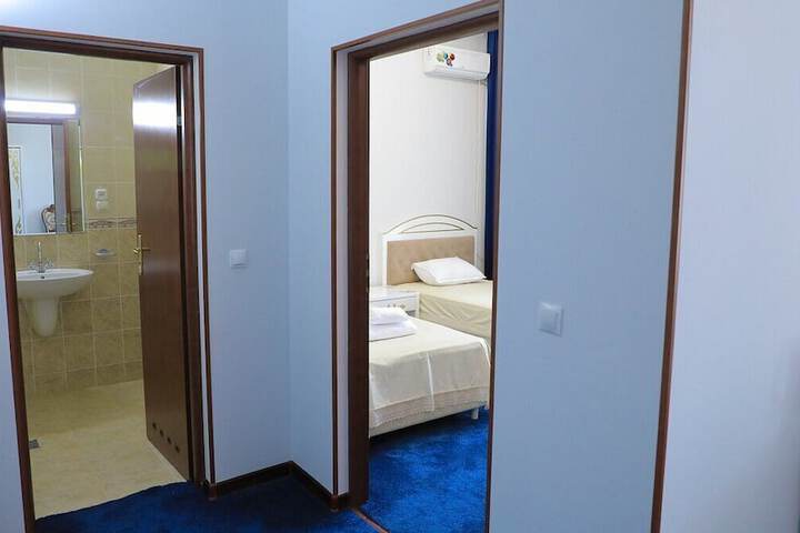 Room 14 of 36