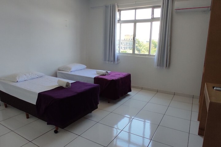 Room 9 of 14