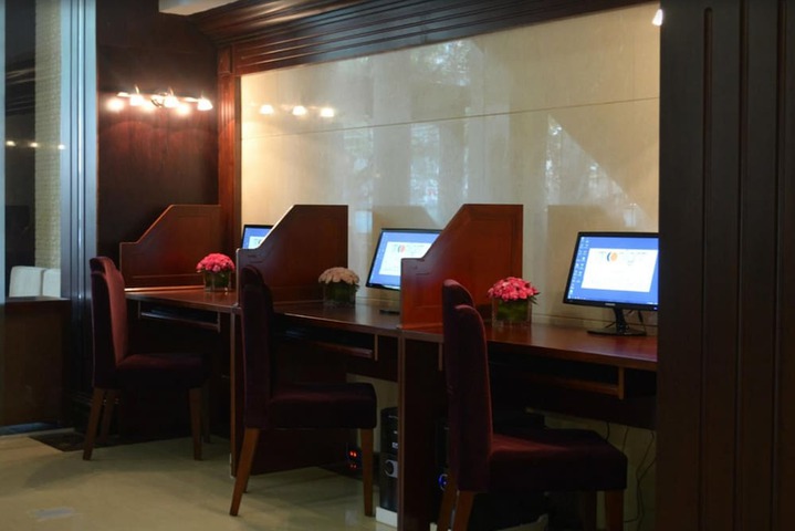 Business Center 54 of 60