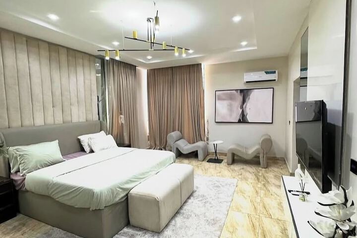 Room 7 of 57