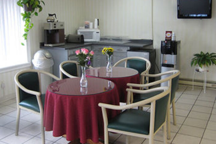 Breakfast/Coffee Service 3 of 12