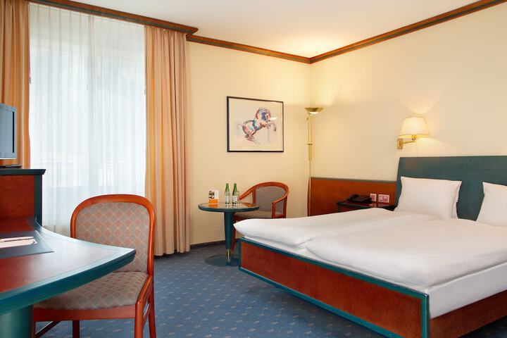 Room 5 of 72