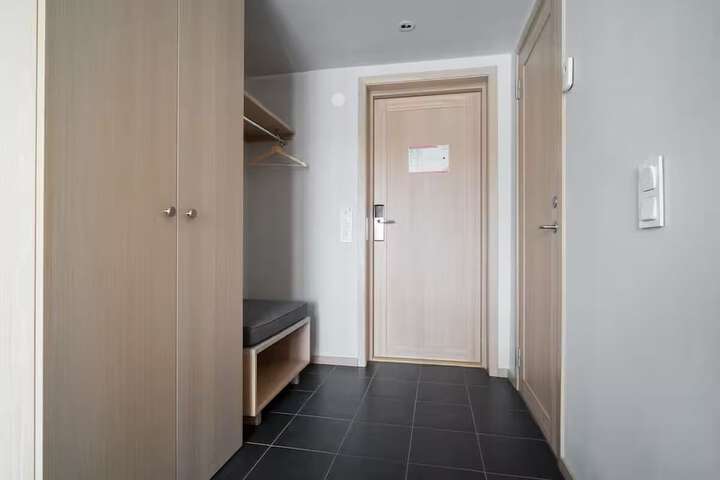 Room 16 of 865