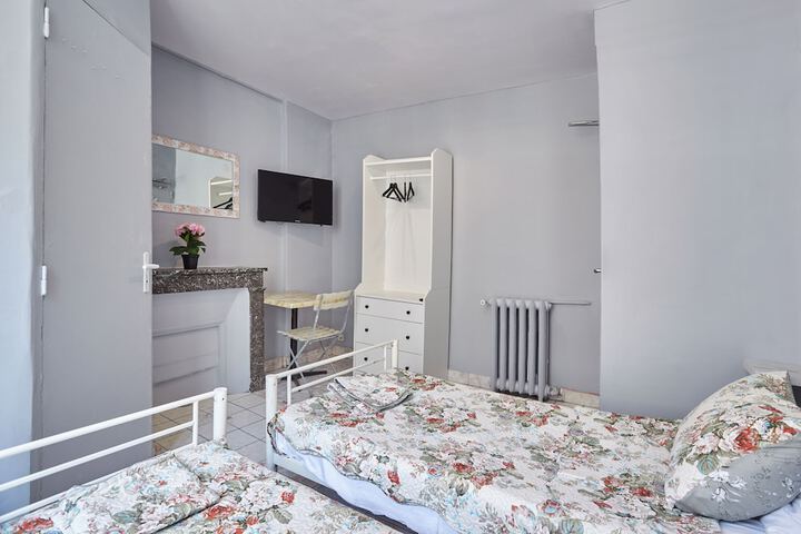 Room 12 of 17