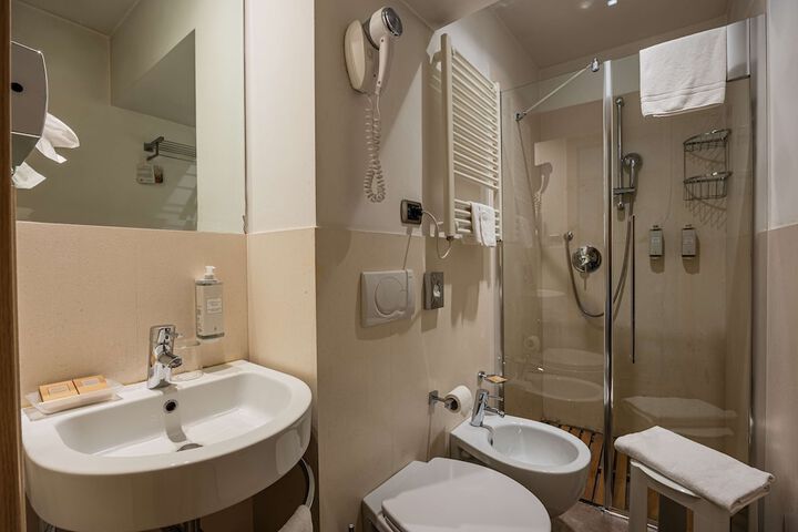 Room 30 of 52
