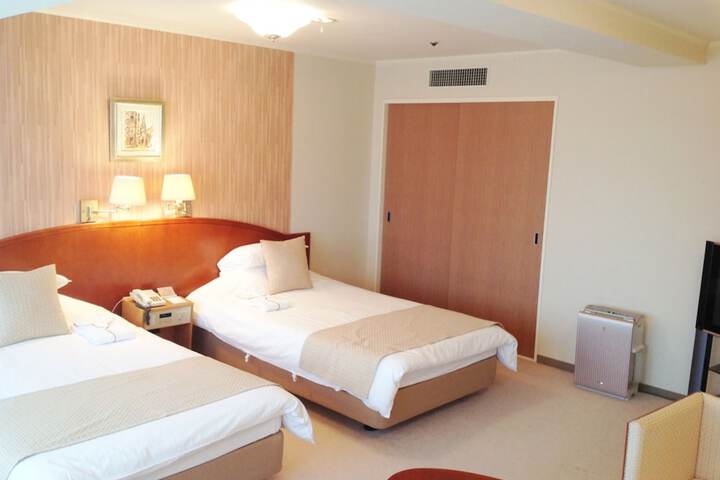 Room 19 of 64