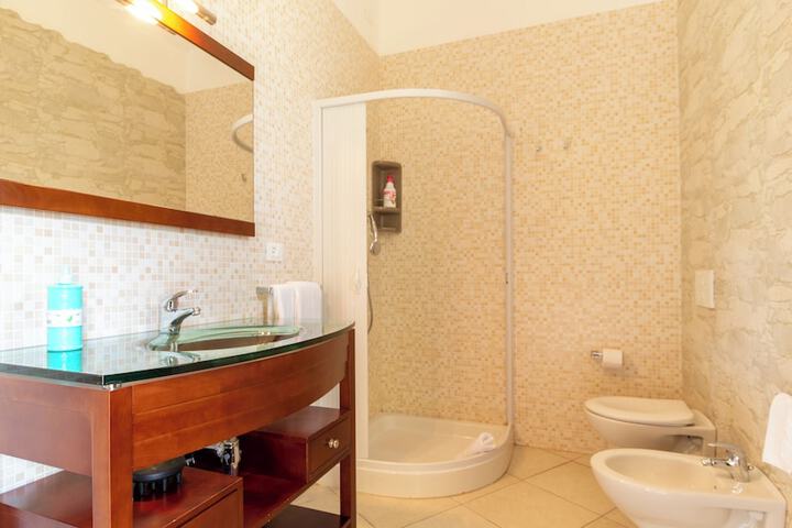 Room 42 of 71