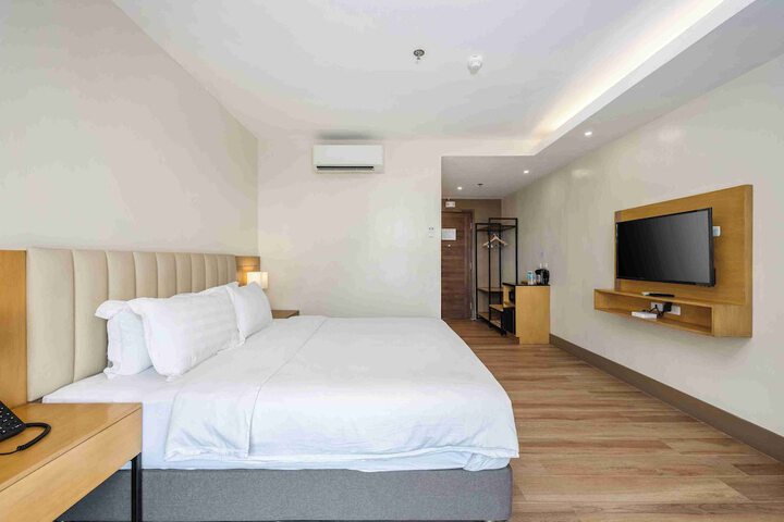 Room 17 of 36