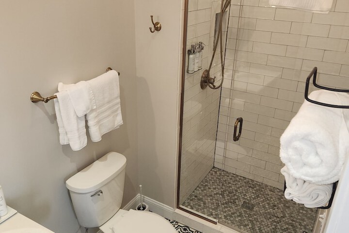 Room 13 of 28