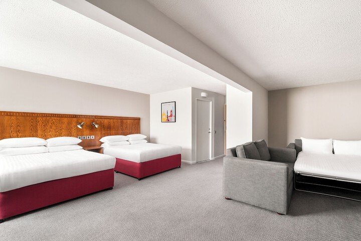 Room 9 of 71
