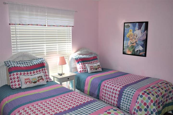 Room 3 of 20