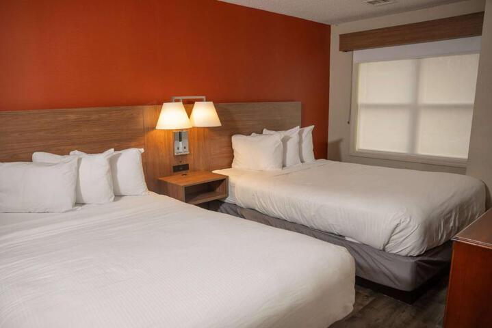 1 Queen Bed Studio Suite (16 of 25)