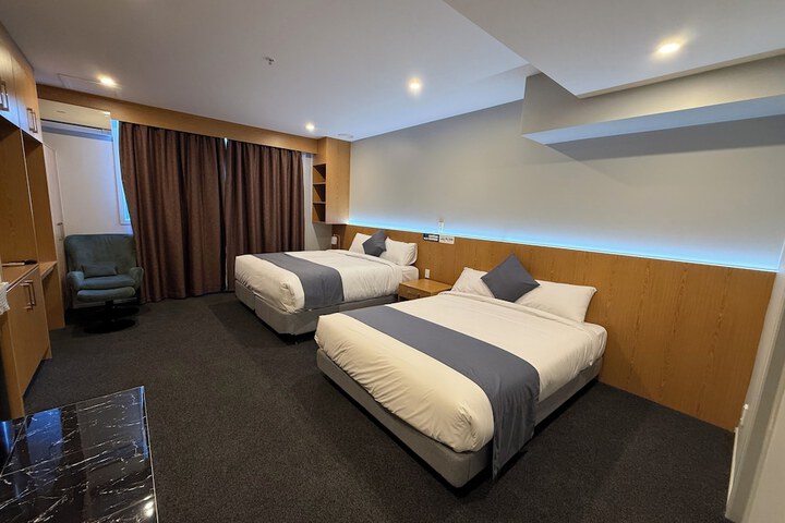 Room 4 of 19