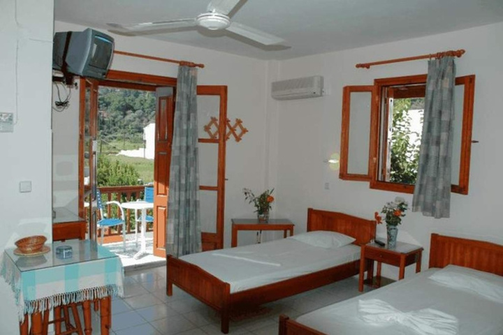 Room 3 of 11