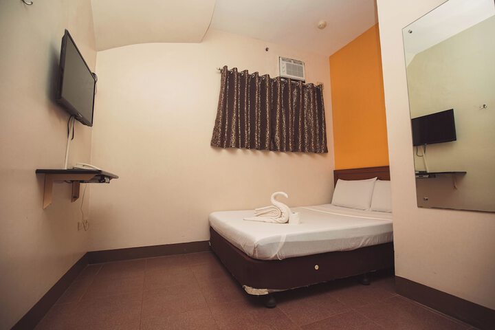 Room 7 of 23