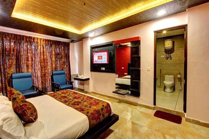 Room 13 of 20