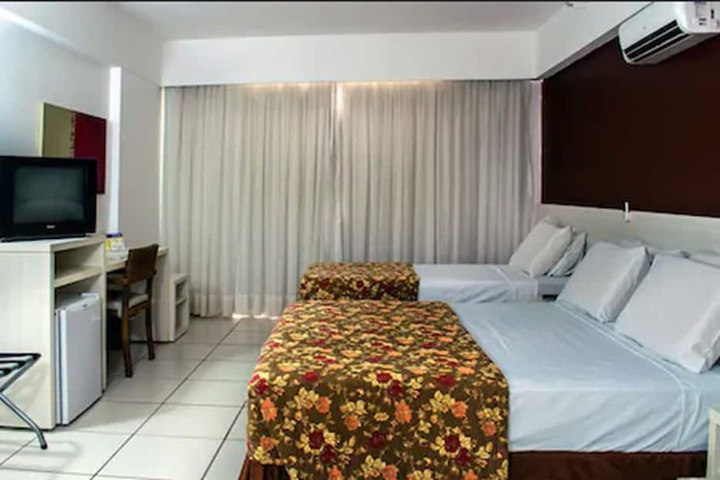Room 7 of 33