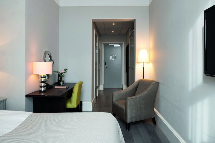 Room 17 of 57
