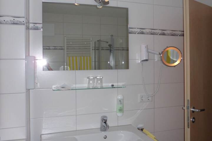 Room 55 of 106