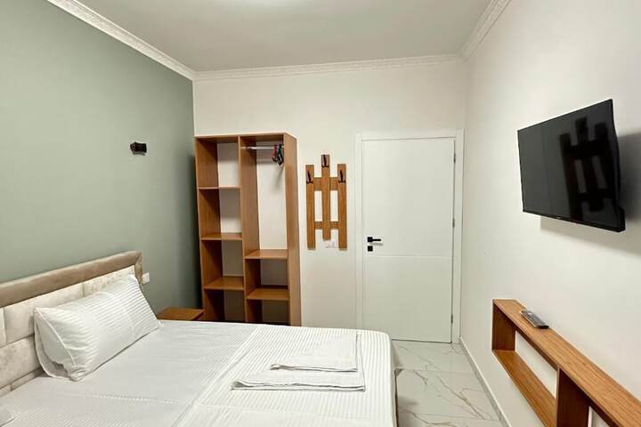 Room 4 of 65