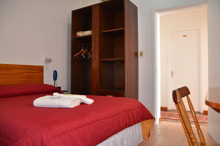 Room 28 of 47