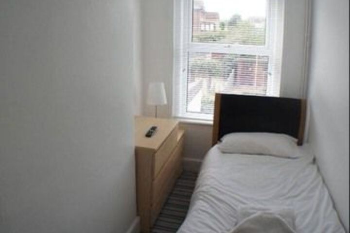 Room 10 of 17