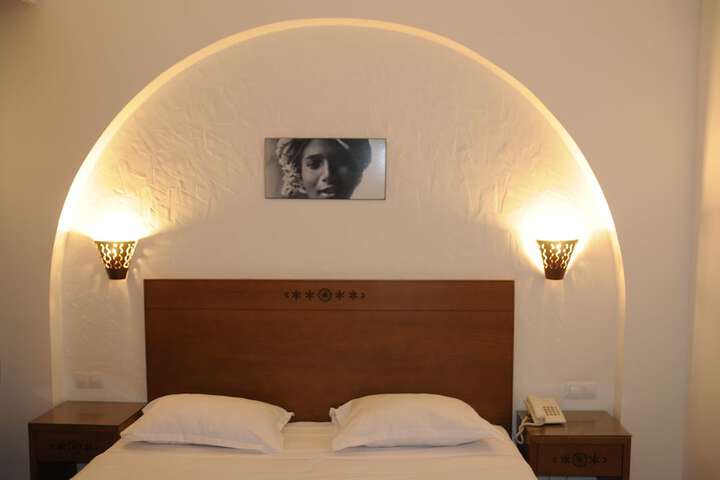 Room 13 of 46