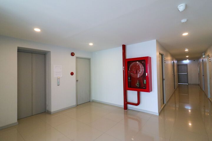 Ballroom/Hall 12 of 18