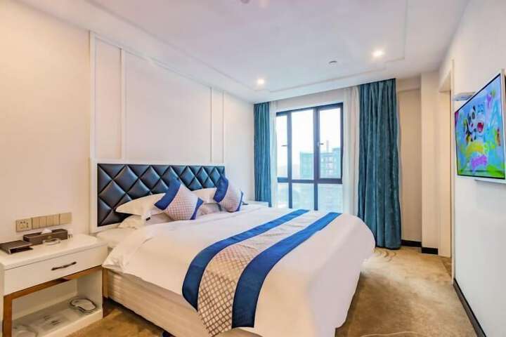 Room 14 of 79