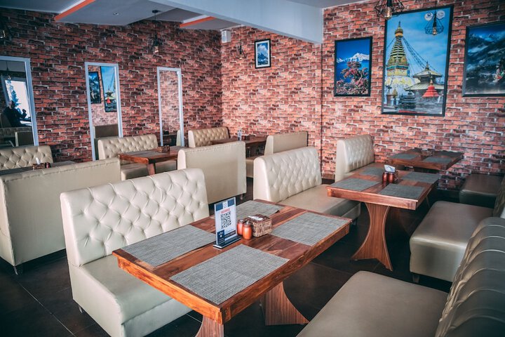 Dining 34 of 42