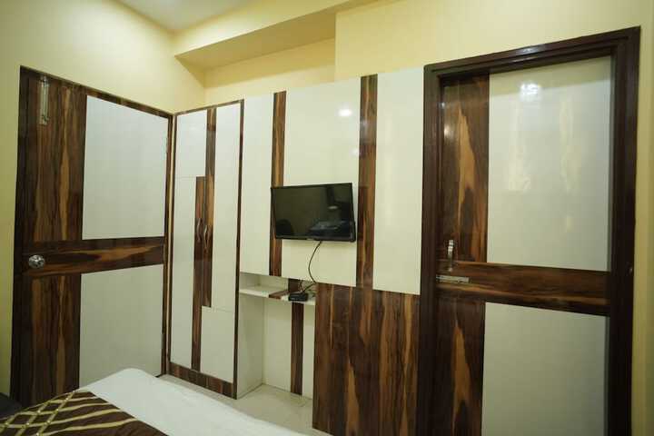 Room 13 of 25