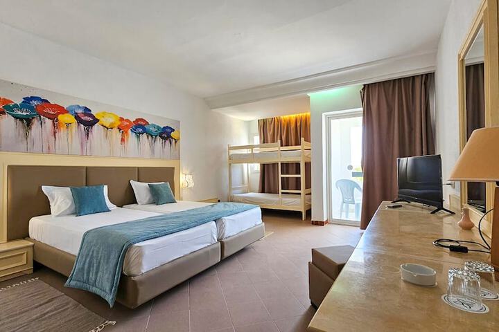 Room 9 of 45