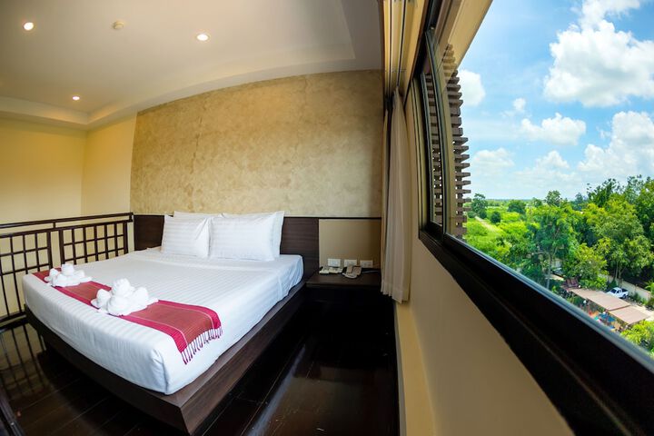 Room 27 of 151