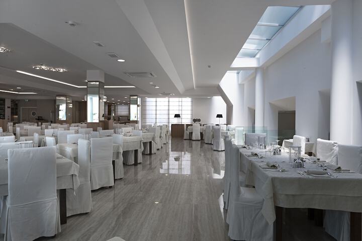 Dining 45 of 79