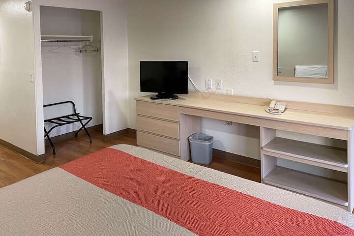 Room 5 of 36