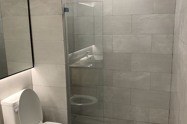 Room 4 of 38
