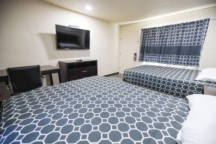 Room 13 of 22