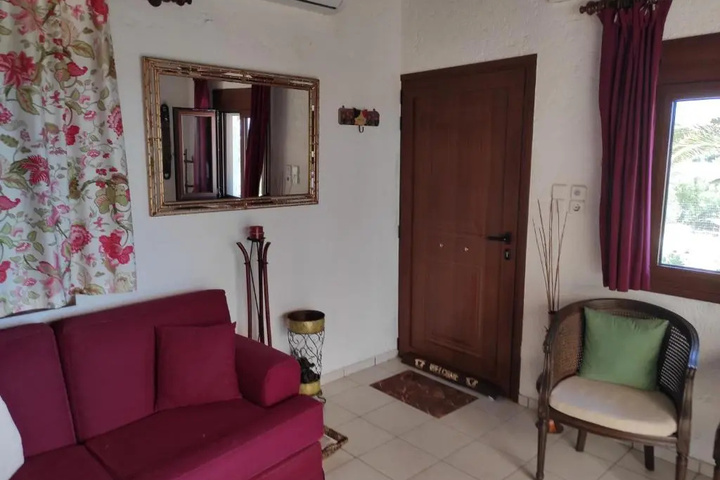Room 4 of 15
