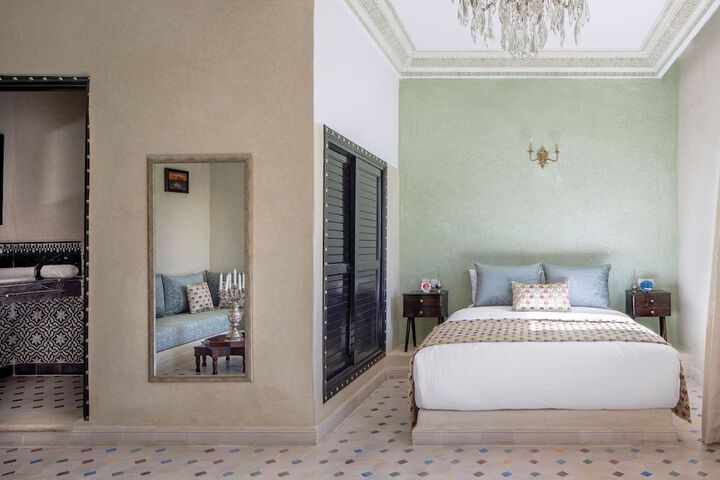 Room 4 of 80