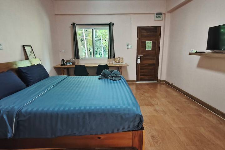Room 4 of 22