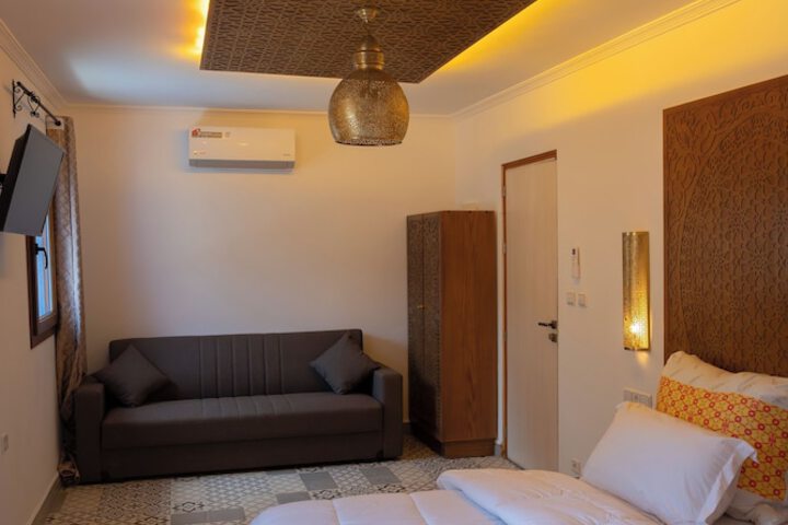 Room 12 of 50