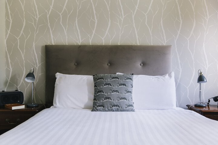Room 32 of 185