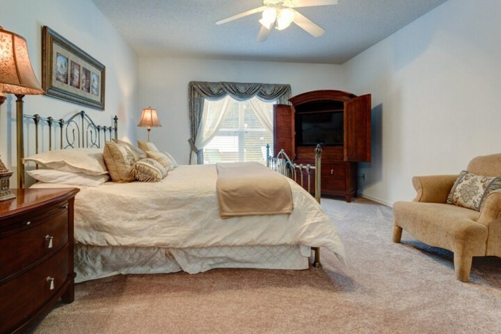 Room 4 of 37