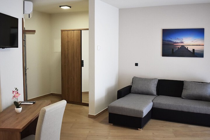 Room 7 of 40